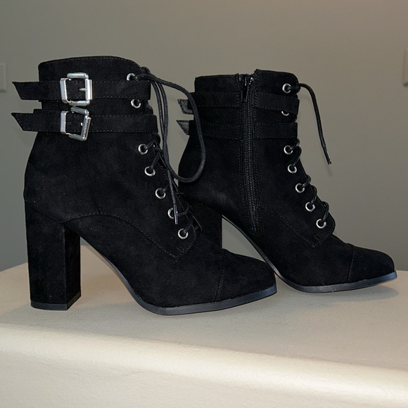 Madden Girl Klaim Black Suede Booties - Size 7 - Picture 2 of 8